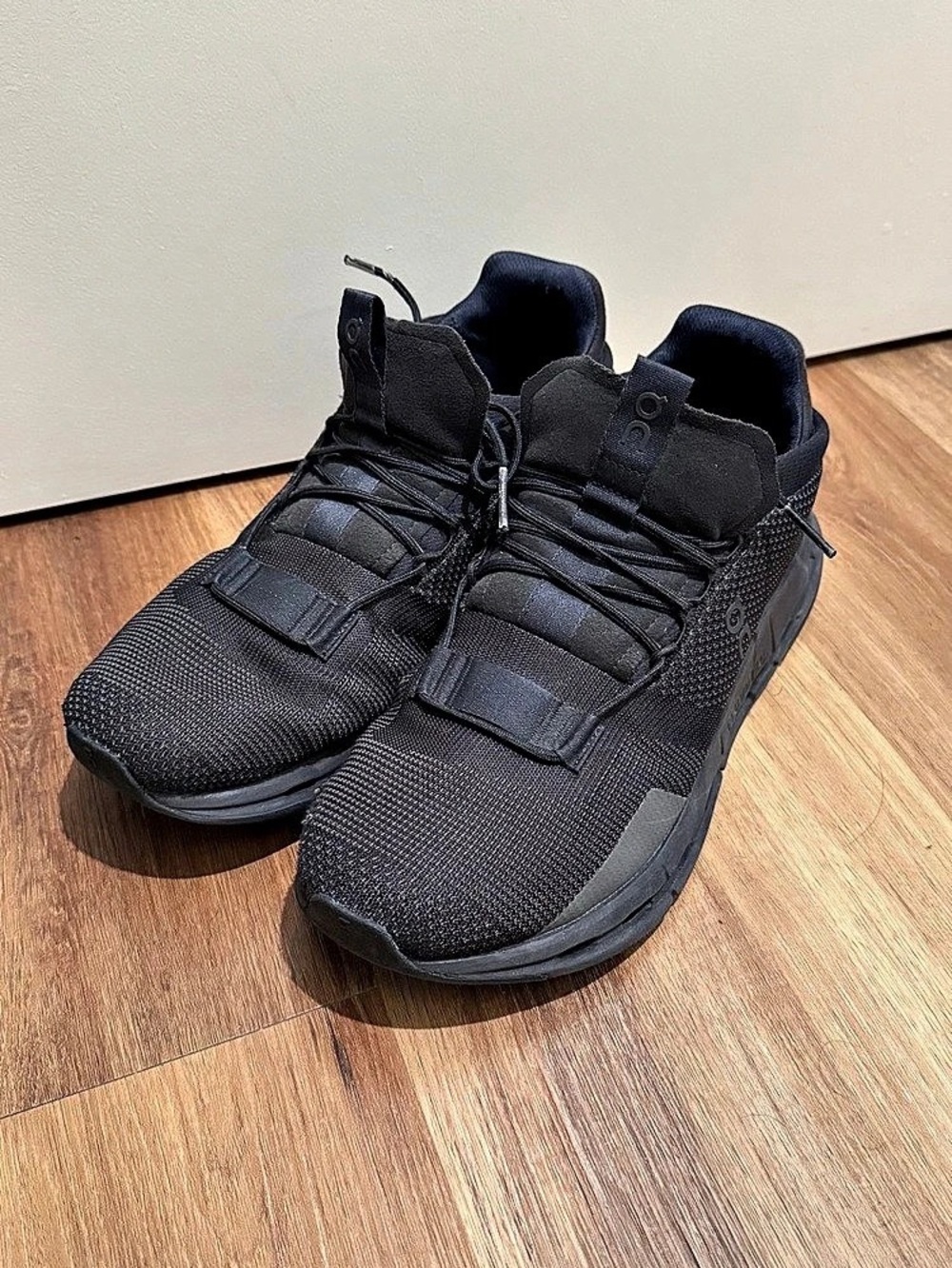 On Cloud nova Black Athletic Shoes US 10.5